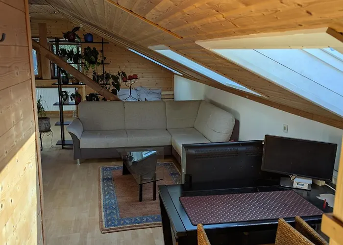 Eigene Etage Im Charmanten Holzhaus 미에스바흐